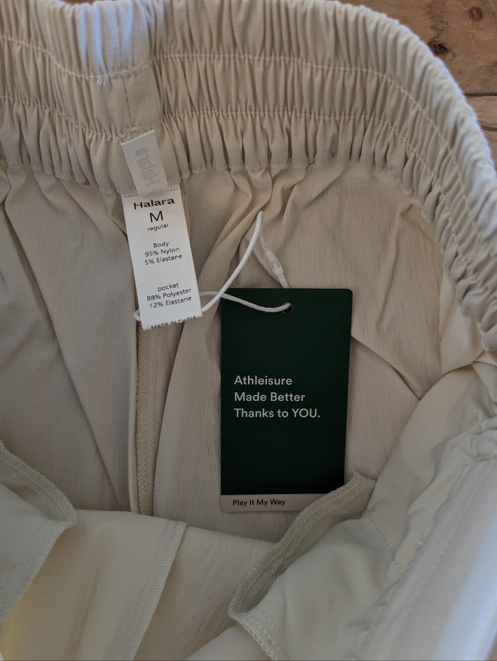 NWT Halara Cargo Pants Size Medium - Picture 3 of 6
